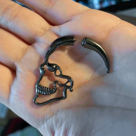 Any 3/$25! Gunmetal Skull Studs w/Jacket Backs Earrings - Picture 4 of 7